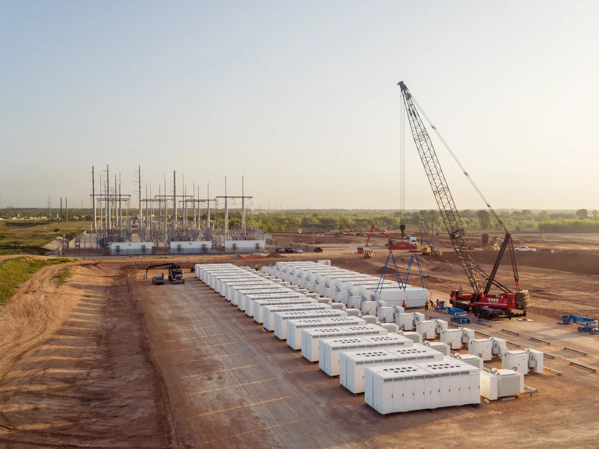Liquid-Cooled 261 kWh ESS for C&I Storage — application scenario